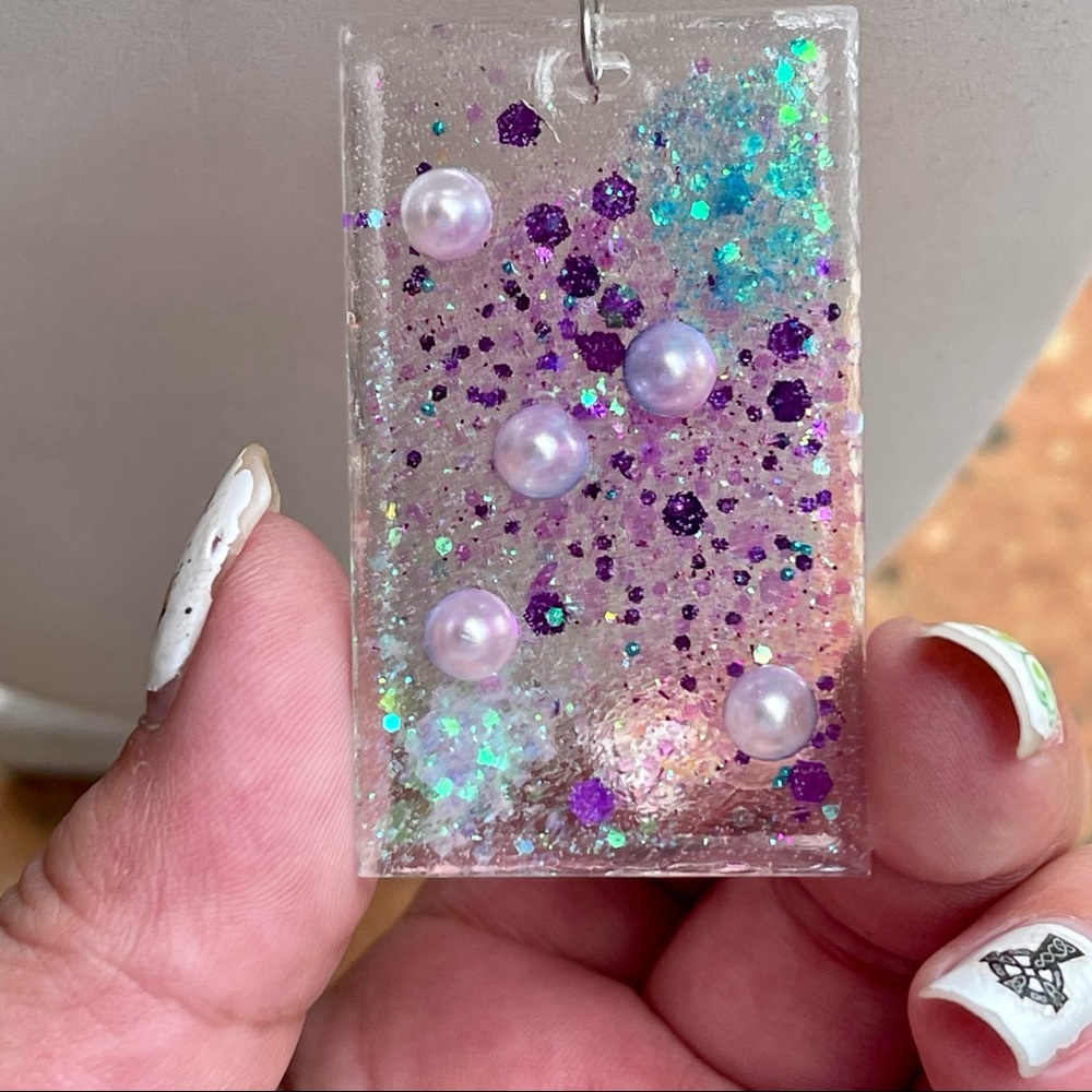Handmade resin charm w/blue & purple glitter & faux pearls necklace